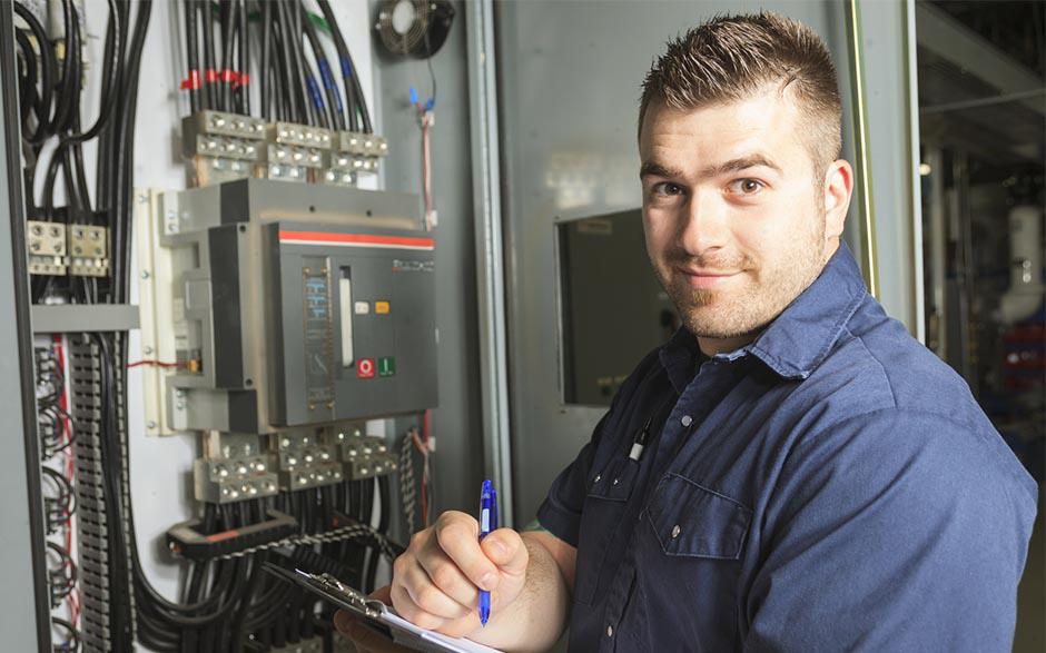 taux horaire électricien Brières-les-Scellés